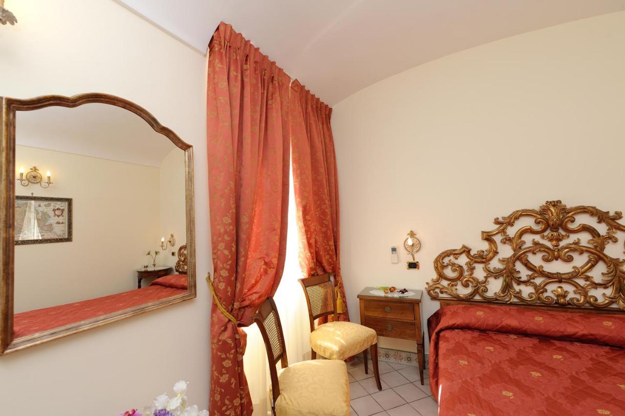 Amalfi Old Square Room & Apartments Eksteriør billede