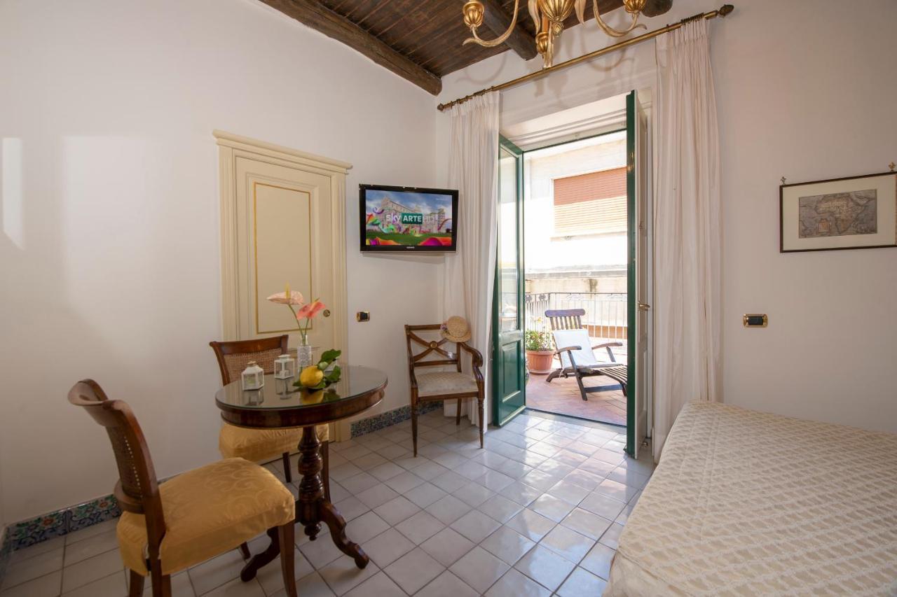 Amalfi Old Square Room & Apartments Eksteriør billede